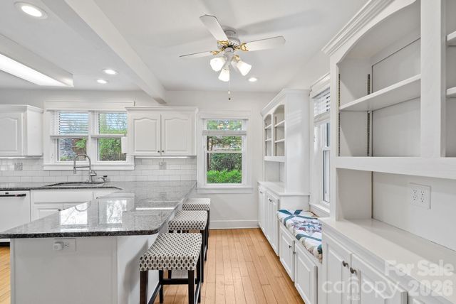 832 Sand Hill Road, Asheville, NC 28806