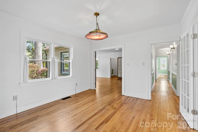 832 Sand Hill Road, Asheville, NC 28806