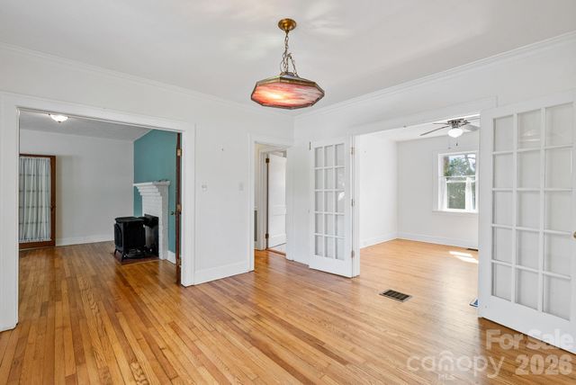 832 Sand Hill Road, Asheville, NC 28806