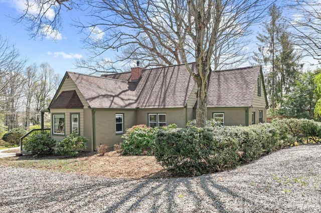 832 Sand Hill Road, Asheville, NC 28806