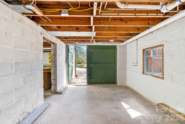 832 Sand Hill Road, Asheville, NC 28806