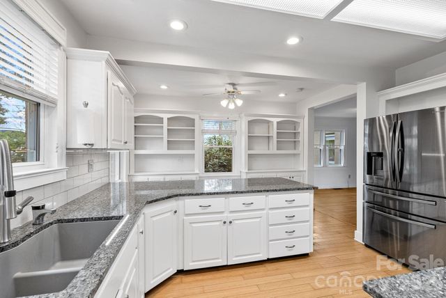 832 Sand Hill Road, Asheville, NC 28806