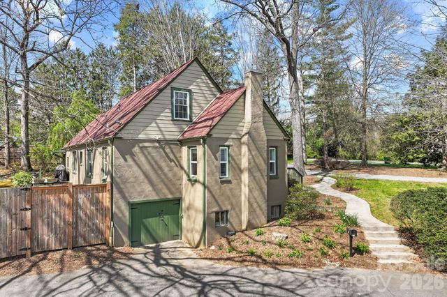832 Sand Hill Road, Asheville, NC 28806