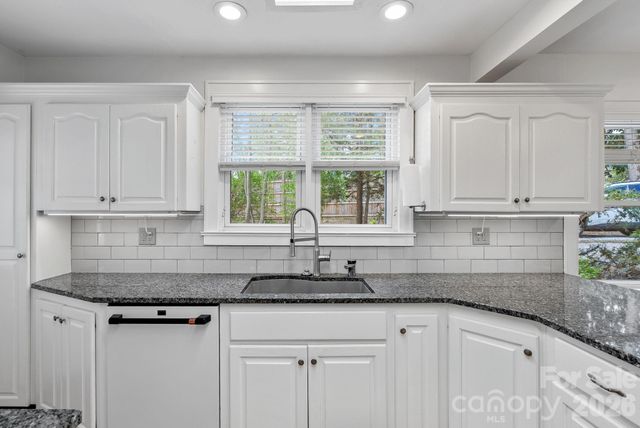 832 Sand Hill Road, Asheville, NC 28806