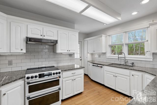 832 Sand Hill Road, Asheville, NC 28806