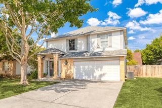 221 Sunshadow DR, Lockhart, TX 78644