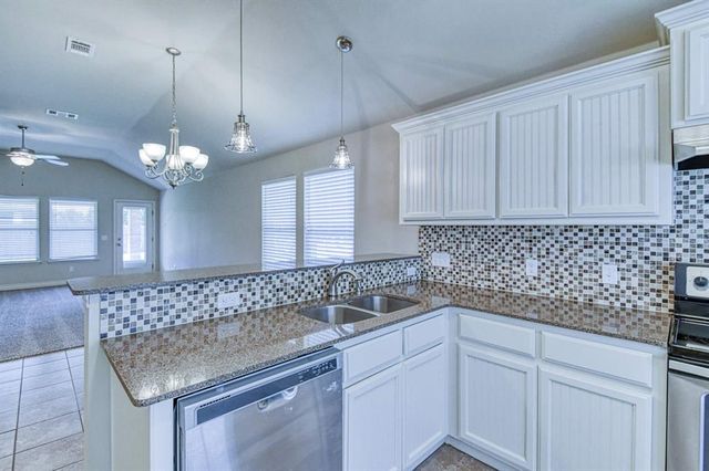 10556 NW 35th Street, Yukon, OK 73099