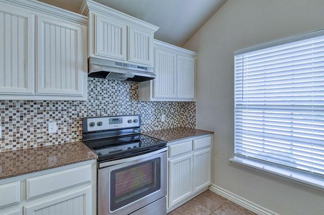 10556 NW 35th Street, Yukon, OK 73099