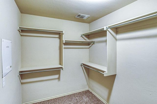 10556 NW 35th Street, Yukon, OK 73099