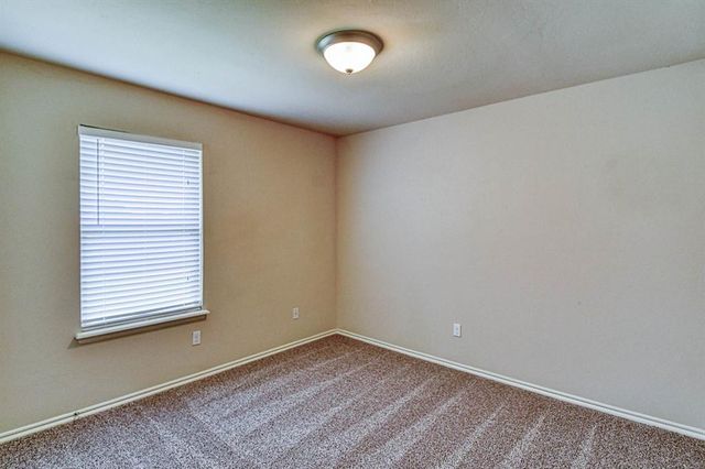 10556 NW 35th Street, Yukon, OK 73099