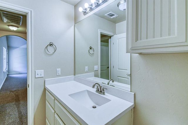 10556 NW 35th Street, Yukon, OK 73099