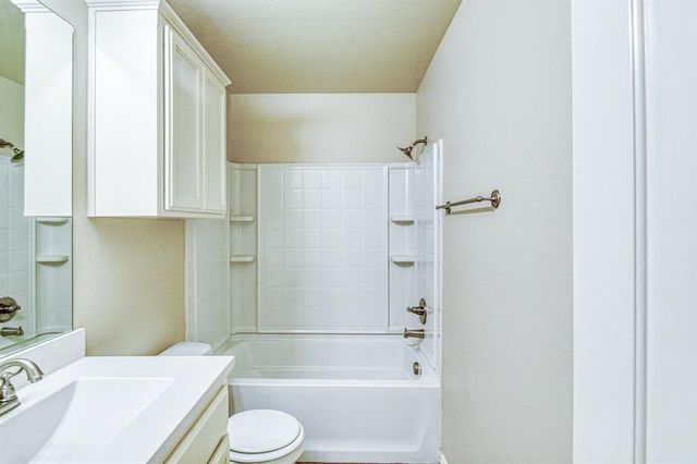 10556 NW 35th Street, Yukon, OK 73099