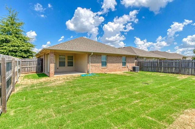 10556 NW 35th Street, Yukon, OK 73099