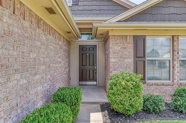 10556 NW 35th Street, Yukon, OK 73099