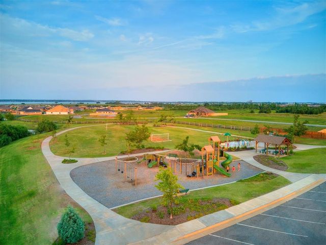 10556 NW 35th Street, Yukon, OK 73099