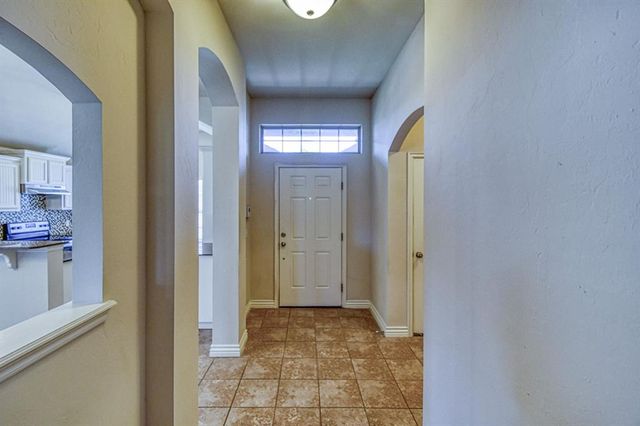 10556 NW 35th Street, Yukon, OK 73099