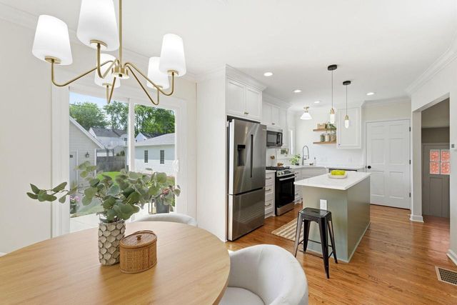 5159 N Santa Monica BOULEVARD, Whitefish Bay, WI 53217