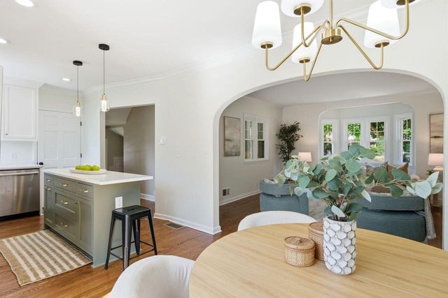 5159 N Santa Monica BOULEVARD, Whitefish Bay, WI 53217