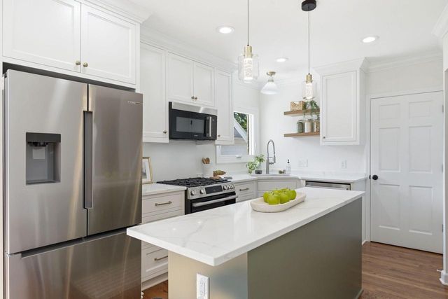 5159 N Santa Monica BOULEVARD, Whitefish Bay, WI 53217