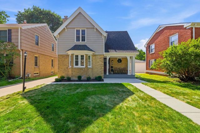 5159 N Santa Monica BOULEVARD, Whitefish Bay, WI 53217