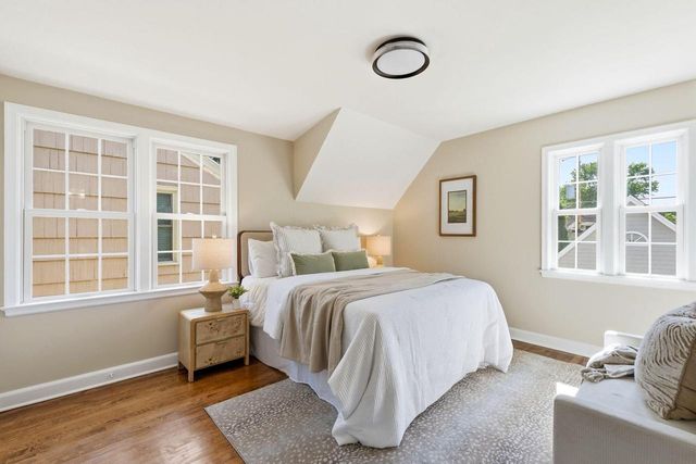 5159 N Santa Monica BOULEVARD, Whitefish Bay, WI 53217