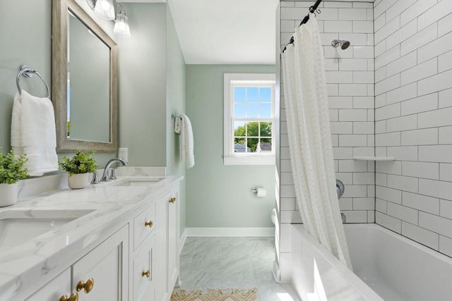 5159 N Santa Monica BOULEVARD, Whitefish Bay, WI 53217