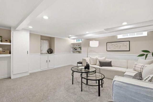 5159 N Santa Monica BOULEVARD, Whitefish Bay, WI 53217