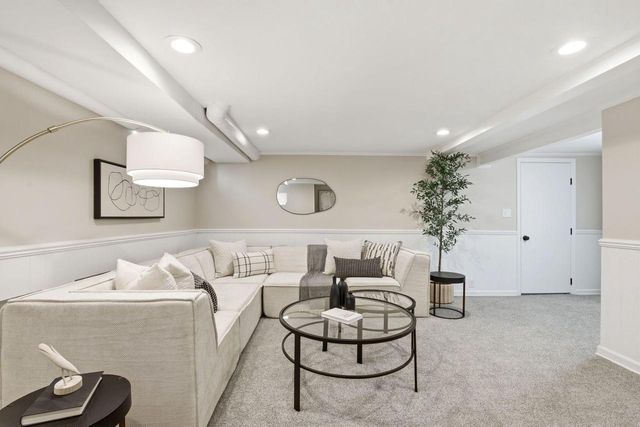 5159 N Santa Monica BOULEVARD, Whitefish Bay, WI 53217