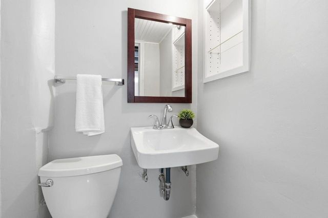 5159 N Santa Monica BOULEVARD, Whitefish Bay, WI 53217