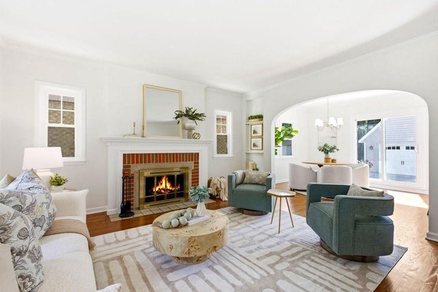 5159 N Santa Monica BOULEVARD, Whitefish Bay, WI 53217
