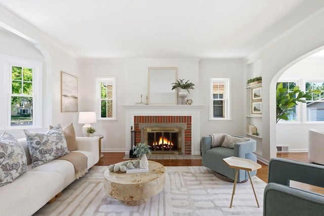 5159 N Santa Monica BOULEVARD, Whitefish Bay, WI 53217