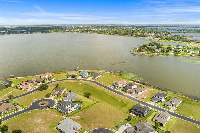 200 CALADONIA COURT, Lake Alfred, FL 33850