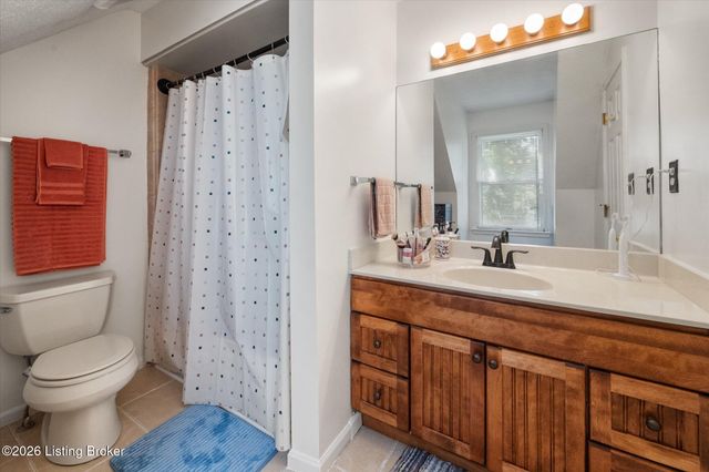 3008 Freys Hill Rd, Louisville, KY 40241