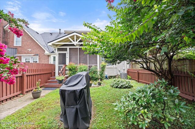 3008 Freys Hill Rd, Louisville, KY 40241