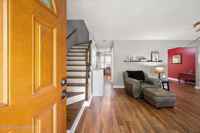 3008 Freys Hill Rd, Louisville, KY 40241
