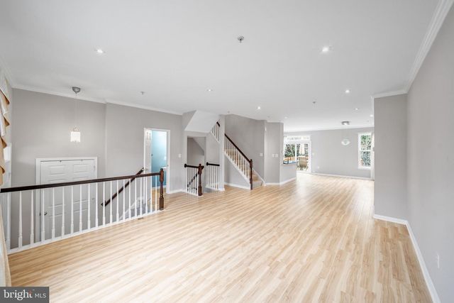 122 LONGPOINT WAY, Gaithersburg, MD 20878