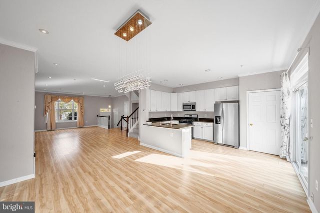 122 LONGPOINT WAY, Gaithersburg, MD 20878