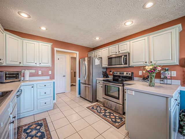 4230 Saybrook Drive, Evansville, IN 47711