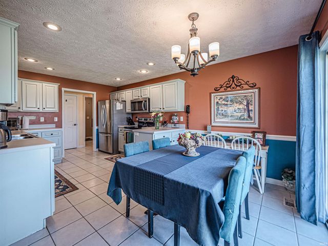 4230 Saybrook Drive, Evansville, IN 47711