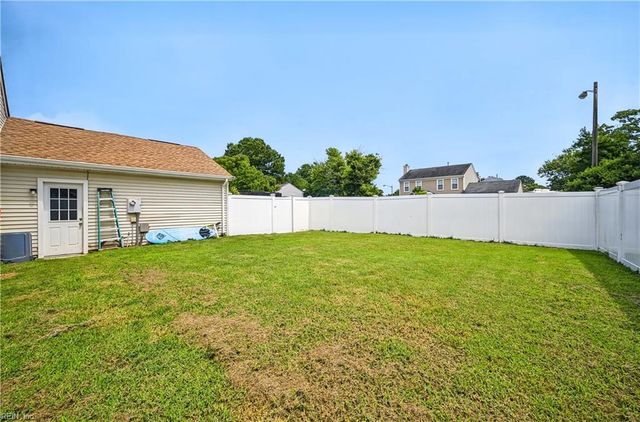 2001 Westham Woods CT, Virginia Beach, VA 23454