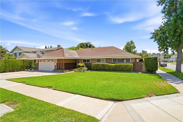 1544 E Riverview, Orange, CA 92865