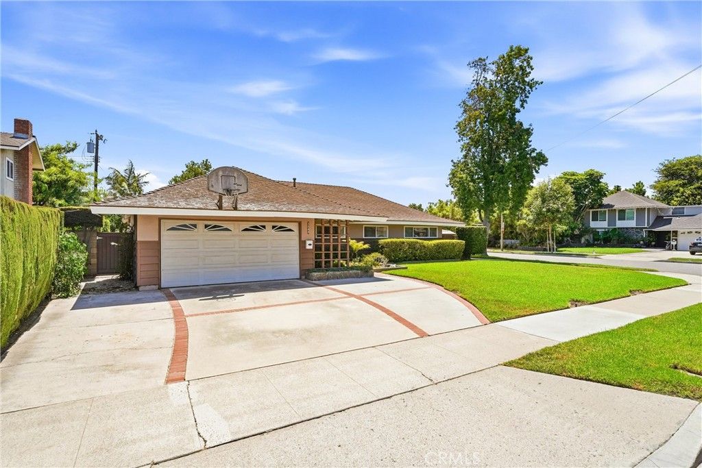 1544 E Riverview, Orange, CA 92865