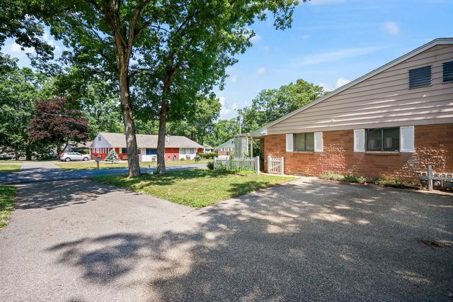 4 Lark St Street A, Manchester, NJ 08759