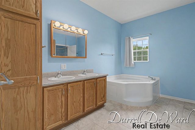 10221 Duncan Lake Avenue, Caledonia, MI 49316