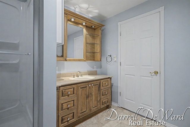 10221 Duncan Lake Avenue, Caledonia, MI 49316