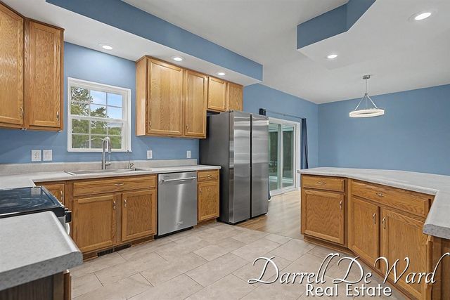 10221 Duncan Lake Avenue, Caledonia, MI 49316