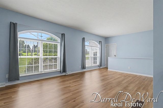 10221 Duncan Lake Avenue, Caledonia, MI 49316