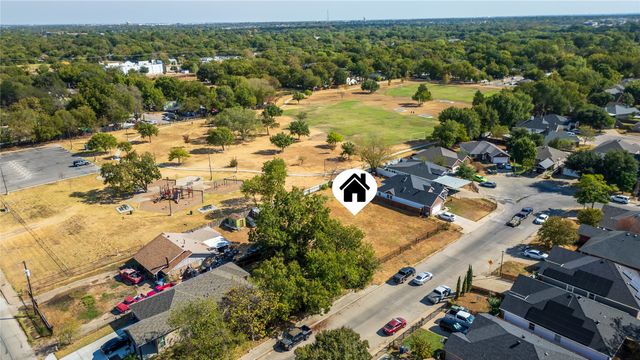 8521 Torreon Street, Dallas, TX 75217