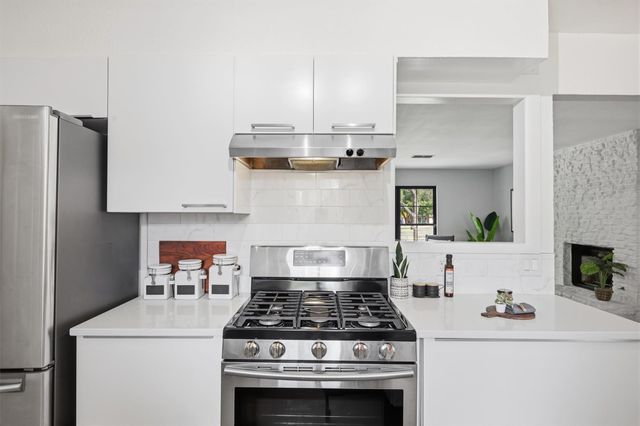 7906 Evaline LN, Austin, TX 78745