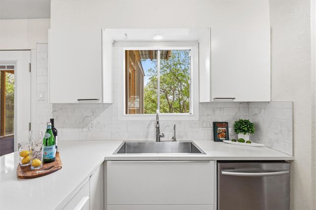 7906 Evaline LN, Austin, TX 78745